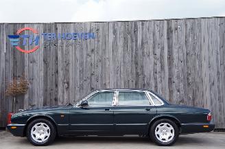uszkodzony samochody osobowe Jaguar XJ Sovereign 3.2 V8 Airco Navi Cruise 174KW 2000/5