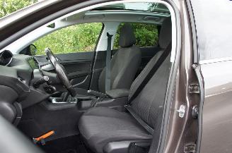 Peugeot 308 SW Active 1.2 Pure Tech Airco Navi Pano Cruise 81KW Euro 6 picture 9
