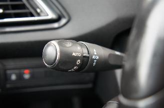 Peugeot 308 SW Active 1.2 Pure Tech Airco Navi Pano Cruise 81KW Euro 6 picture 19