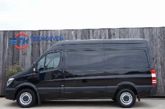 krockskadad bil auto Mercedes Sprinter 211 CDi L2H2 Automaat Airco Cruise Trekhaak 84KW Euro 6 2017/2