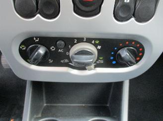 Dacia Sandero 1.2 Aniversare picture 16