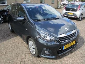 Vaurioauto  passenger cars Peugeot 108 1.0 E-VTI Active Airco NAP 2017/12