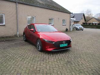 damaged passenger cars Mazda 3 2.0 SA-G Luxury Aut REST BPM 1600 EURO !!!!! 2019/6