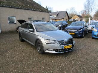Damaged car Skoda Superb Combi 1.6 TDI Ambition Bns 2016/12