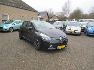 Coche accidentado Renault Clio 0.9TCe Dynamique 5drs 2013/4