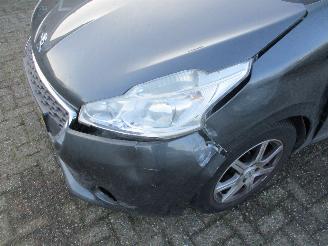 Peugeot 208 1.2 VTi Envy 5drs picture 10