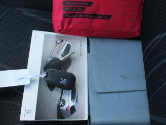 Peugeot 208 1.2 VTi Envy 5drs picture 27