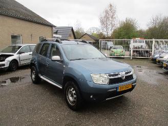 Vaurioauto  passenger cars Dacia Duster 1.6 Laureate 2wd REST BPM €200,-!!! 2010/9