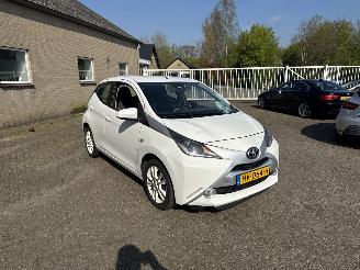 Unfallwagen Toyota Aygo 1.0 VVT-i x-pure 2016/1