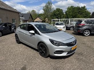 Auto incidentate Opel Astra 1.2 Business Edition REST BPM €300,-!!! 2021/1