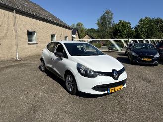 Damaged car Renault Clio 0.9 TCe Authentique 2014/1