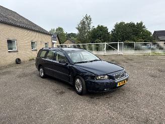 Schadeauto Volvo V-70 2.4 Comfort Line 2004/6