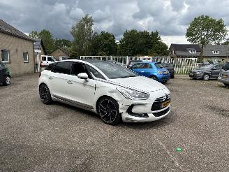 Schadeauto Citroën DS5 2.0 HDi Sport Chic REST BPM €700,-!!! 2012/3