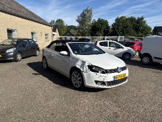 uszkodzony samochody osobowe Volkswagen Golf 2.0 TDI Bluemotion CABRIO 2012/3