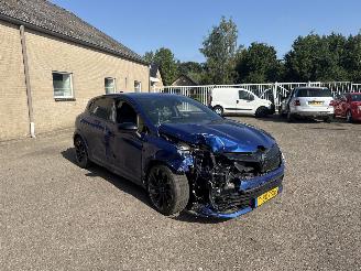 Vaurioauto  passenger cars Renault Clio E-TECH HYBRID 1.6ETFH145espAlpine 2023/9