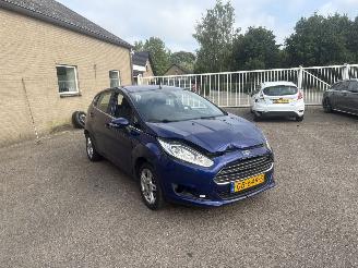uszkodzony samochody osobowe Ford Fiesta 1.0 Titanium 2015/4