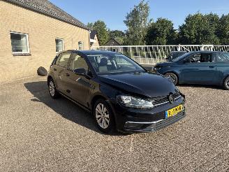 Vaurioauto  passenger cars Volkswagen Golf 1.0 TSI Comfortline AUT 2017/5