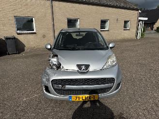 Peugeot 107 1.0-12V Sublime AIRCO picture 2
