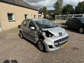Schadeauto Peugeot 107 1.0-12V Sublime AIRCO 2010/5