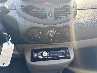 Renault Twingo 1.2 Authentique picture 14