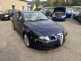 uszkodzony samochody osobowe Alfa Romeo GT 2.0 JTS Collezione 2007/1