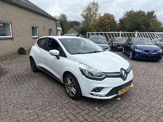 Unfallwagen Renault Clio 0.9 TCe Zen REST BPM €400,-!!! 2018/9