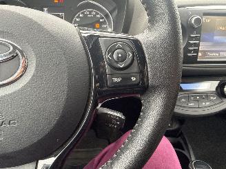 Toyota Yaris 1.5 Hybrid Dynamic AUT picture 25