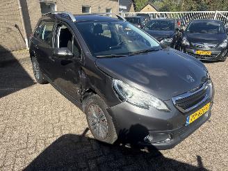 skadebil auto Peugeot 2008 1.2 PureTech Active REST BPM €300,-!!! 2016/3