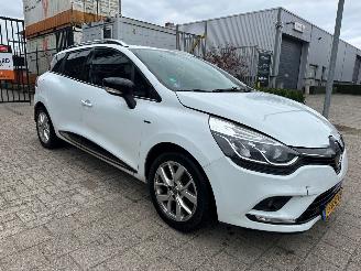 skadebil auto Renault Clio Estate 0.9 TCe Limited 2019/11