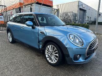damaged passenger cars Mini Clubman ONE 2018/5