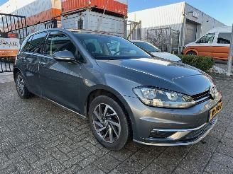 Unfallwagen Volkswagen Golf 1.0 TSI Trendline 2017/9