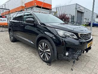 krockskadad bil auto Peugeot 5008 1.2 PureTech Blue Lease Premium 2019/9