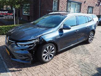 damaged passenger cars Renault Mégane 1.3 TCe 140 Techno Automaat 2022/12