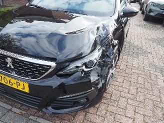 Peugeot 308 1.2 PureTech Blue Lease GT picture 10