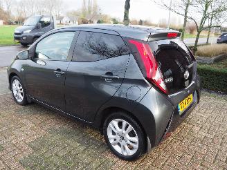 Toyota Aygo 1.0 VVT-i X-Joy picture 6