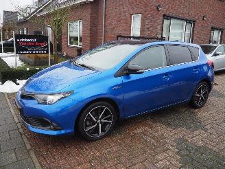 Toyota Auris 1.8 Hybrid dynamic Ultimate picture 1