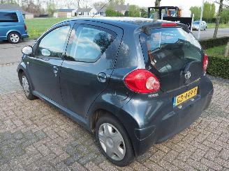 Toyota Aygo 1.0-12V motor kapot picture 6