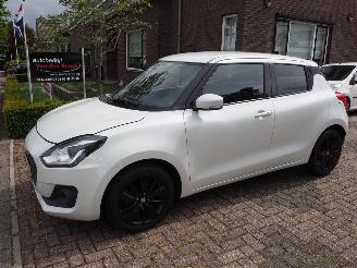 Schadeauto Suzuki Swift 1.2 Stijl Smart Hybrid 2018/8