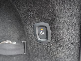 Volvo V-90 2.0 B4 R-Design Motorschaden picture 11