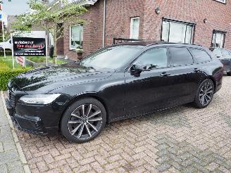 Damaged car Volvo V-90 2.0 B4 R-Design Motorschaden 2021/5