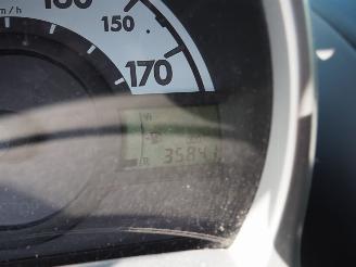 Peugeot 107 1.0-12V XS Urban Move picture 17