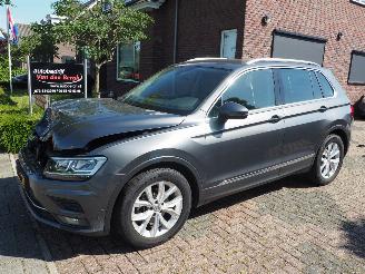 Schadeauto Volkswagen Tiguan 1.4 TSI Act Highline DSG 2018/1