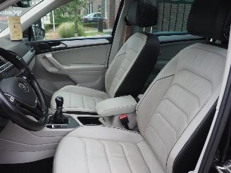 Volkswagen Tiguan 2.0 Tdi R-Line Connected Serie picture 33