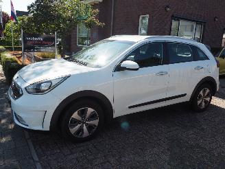 skadebil auto Kia Niro 1.6 Gdi Hybrid DynamicLine Motorschade 2018/6