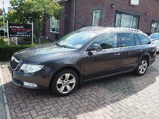 krockskadad bil auto Skoda Superb 1.8 TSI Ambition Business Line 2011/1