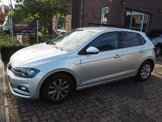 uszkodzony samochody osobowe Volkswagen Polo 1.0 Tsi Highline 2018/6