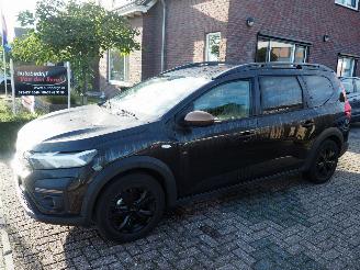 Damaged car Dacia Jogger 1.6 Hybrid 140 Extreme 7P 2024/1