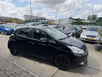 Peugeot 208 1.0 VTI 50KW AIRCO picture 4