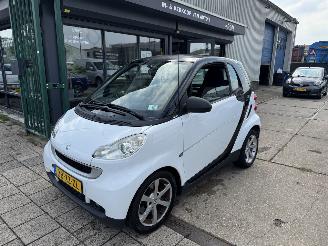 uszkodzony samochody osobowe Smart Fortwo 1.0 52KW AIRCO AUT 2007/11