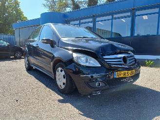 Damaged car Mercedes B-klasse 170 2005/8